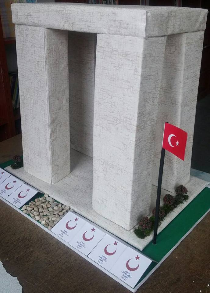 Çanakkale Köşesi Sezen Samat Sağlam2.jpg